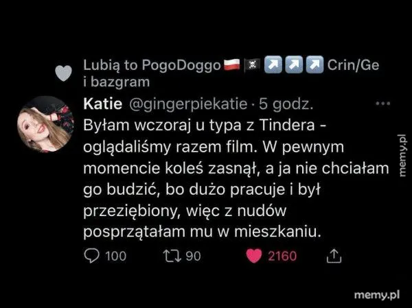Kobieta opisuje sytuację z Tindera, gdzie oglądała film z kolegą.