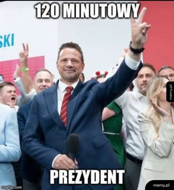 Rafał Trzaskowski na wiecu wyborczym z uniesioną ręką, napis 120 minutowy prezydent.